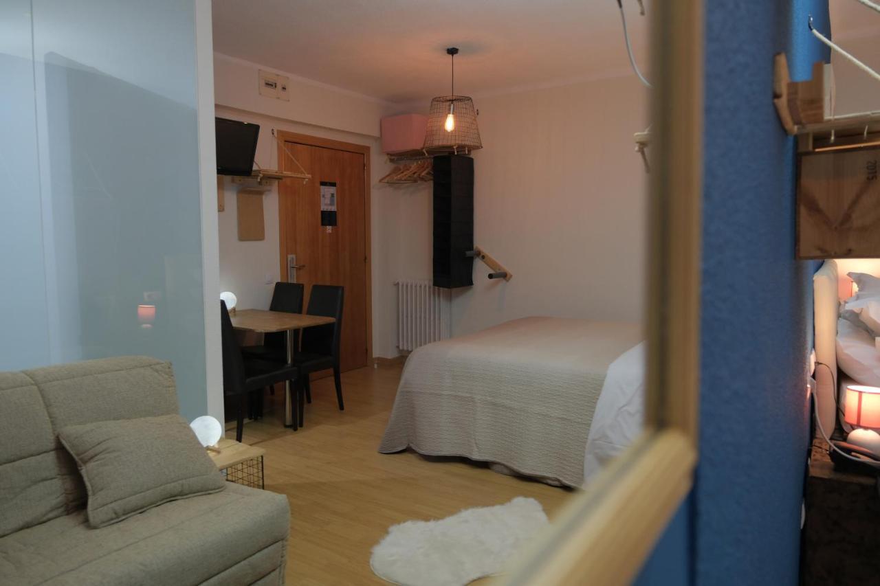 Hotel Arbre De Neu Енкамп Екстериор снимка