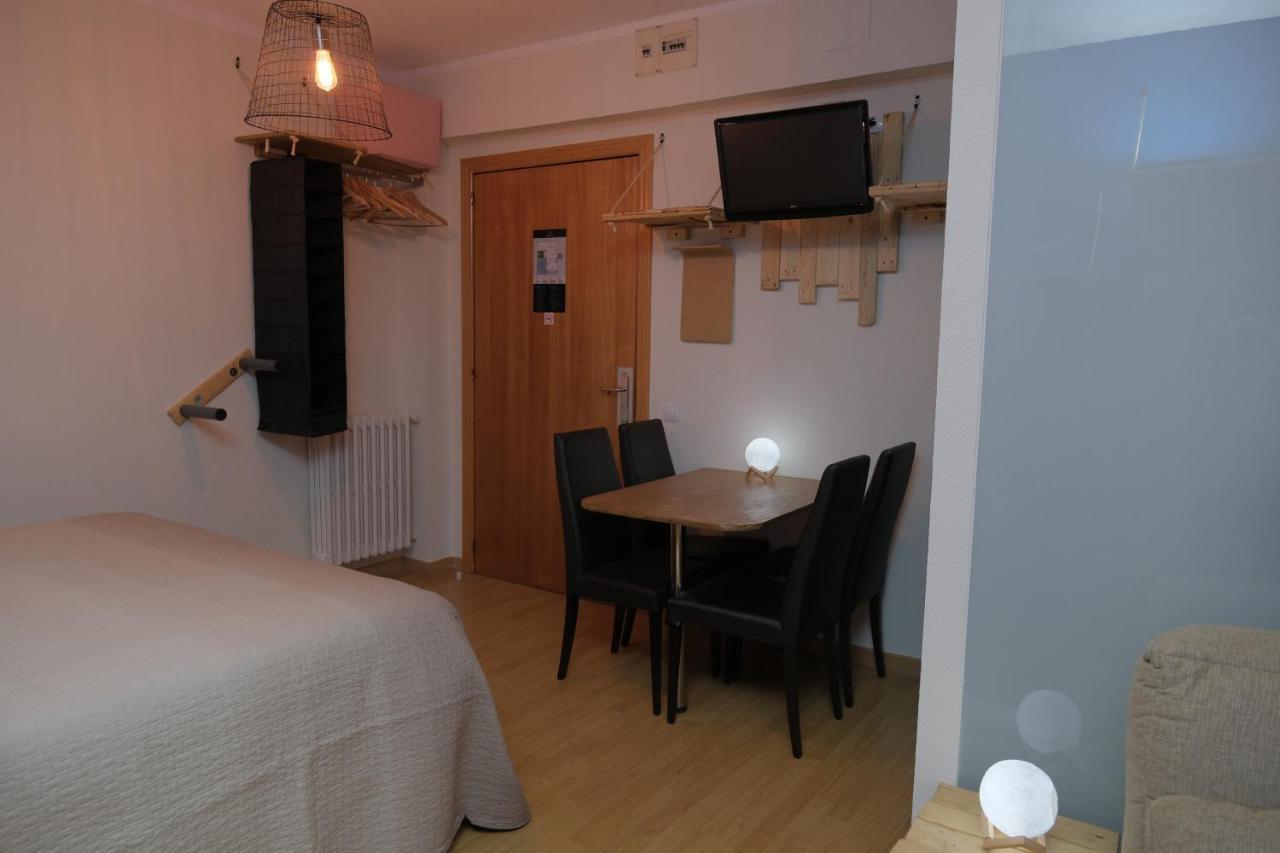 Hotel Arbre De Neu Енкамп Екстериор снимка