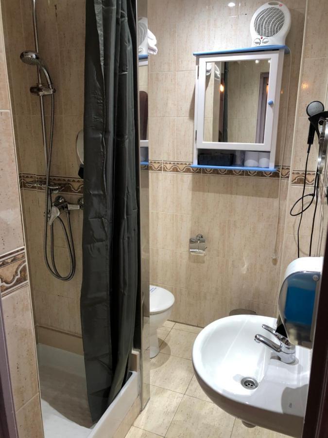 Hotel Arbre De Neu Енкамп Екстериор снимка